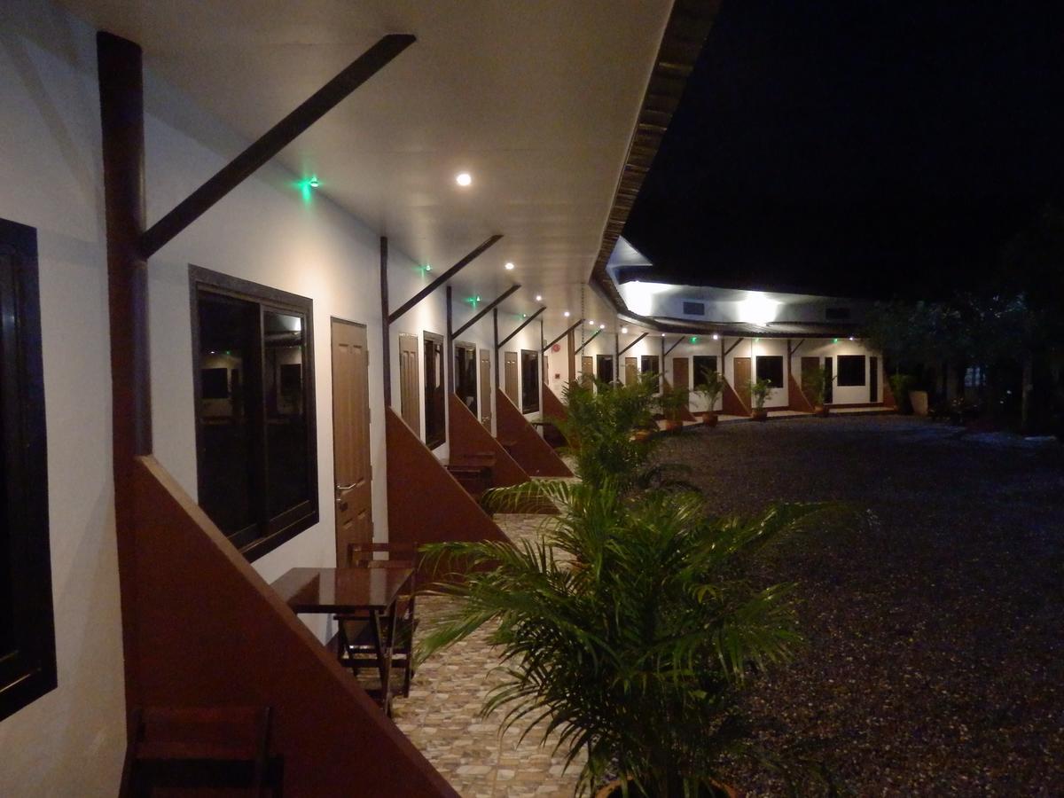 เควิน รีสอร์ต Motel แม่พิมพ์ ภายนอก รูปภาพ