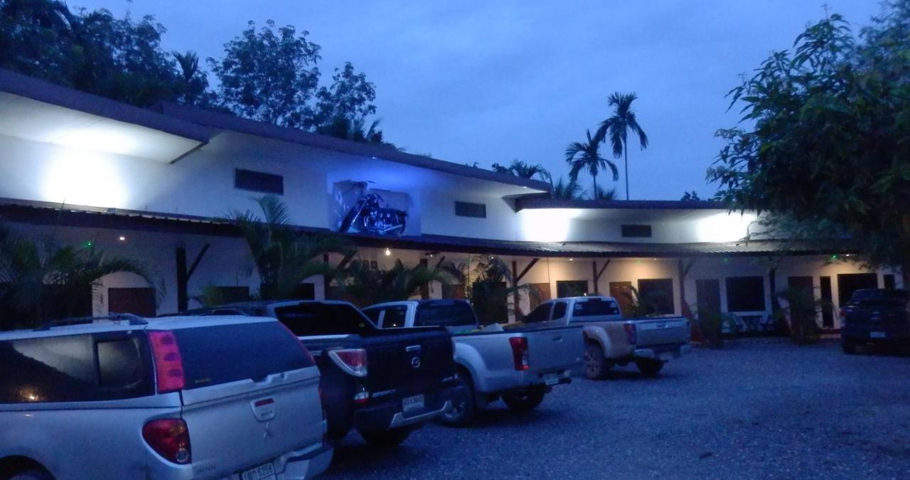 เควิน รีสอร์ต Motel แม่พิมพ์ ภายนอก รูปภาพ